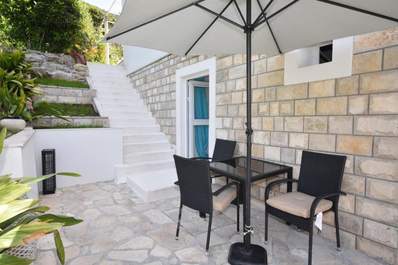 Apartman Taraca Villa Knezevic ヘルツェグ・ノヴィ エクステリア 写真