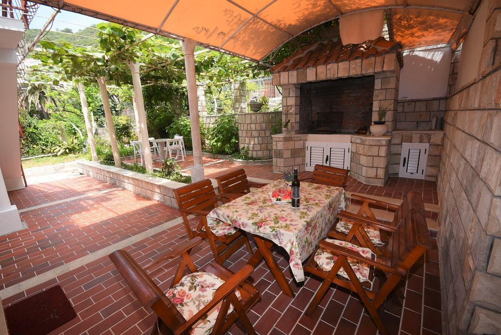 Apartman Taraca Villa Knezevic ヘルツェグ・ノヴィ エクステリア 写真